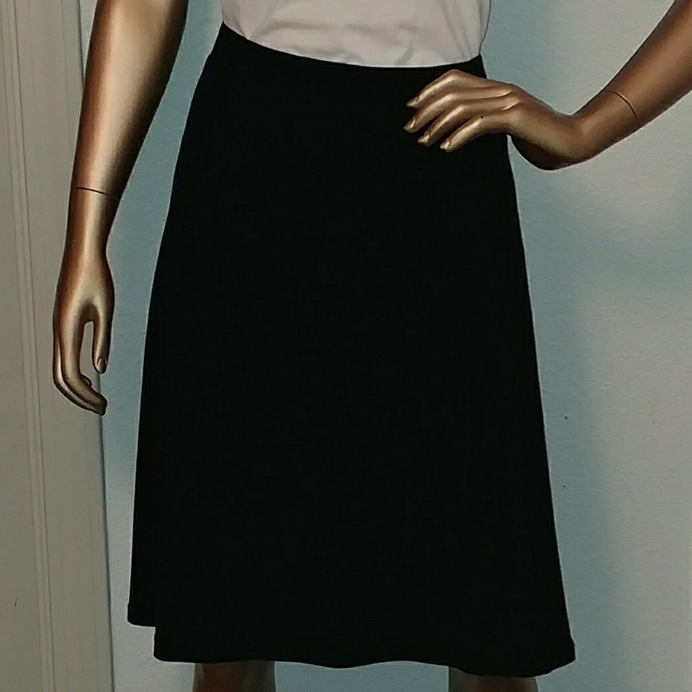 2X Black knee length stretch skirt